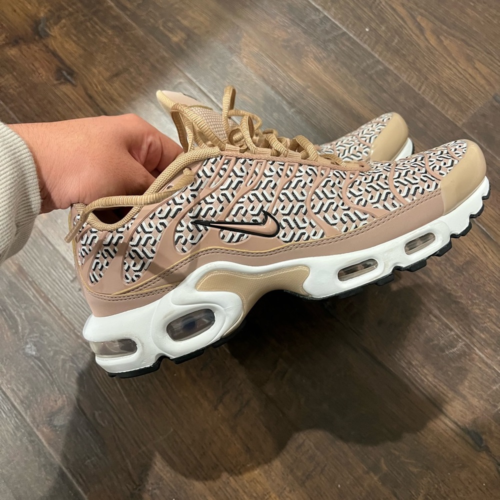 Womens Air Max Plus - Picture 1 of 5